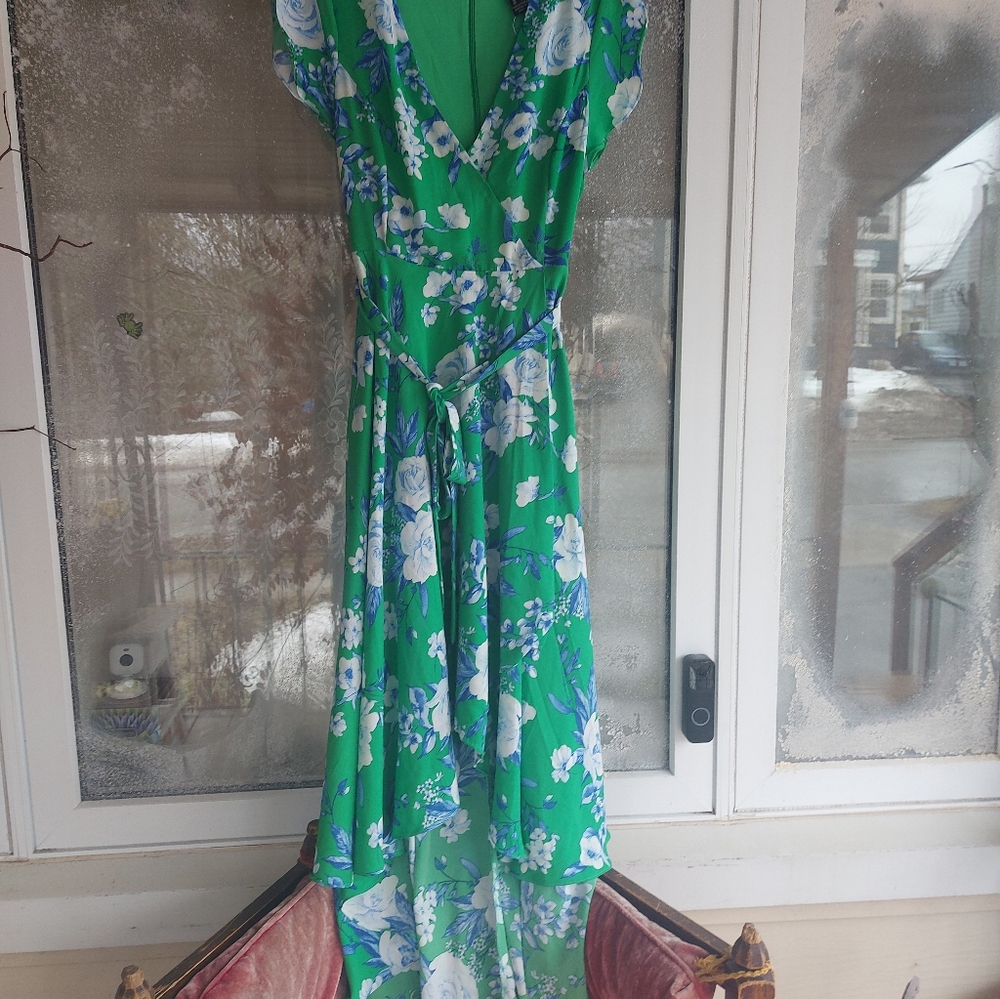 🌿•||Streetwear Society||Green Floral High-Low Dress|| Size Medium||•🌿
